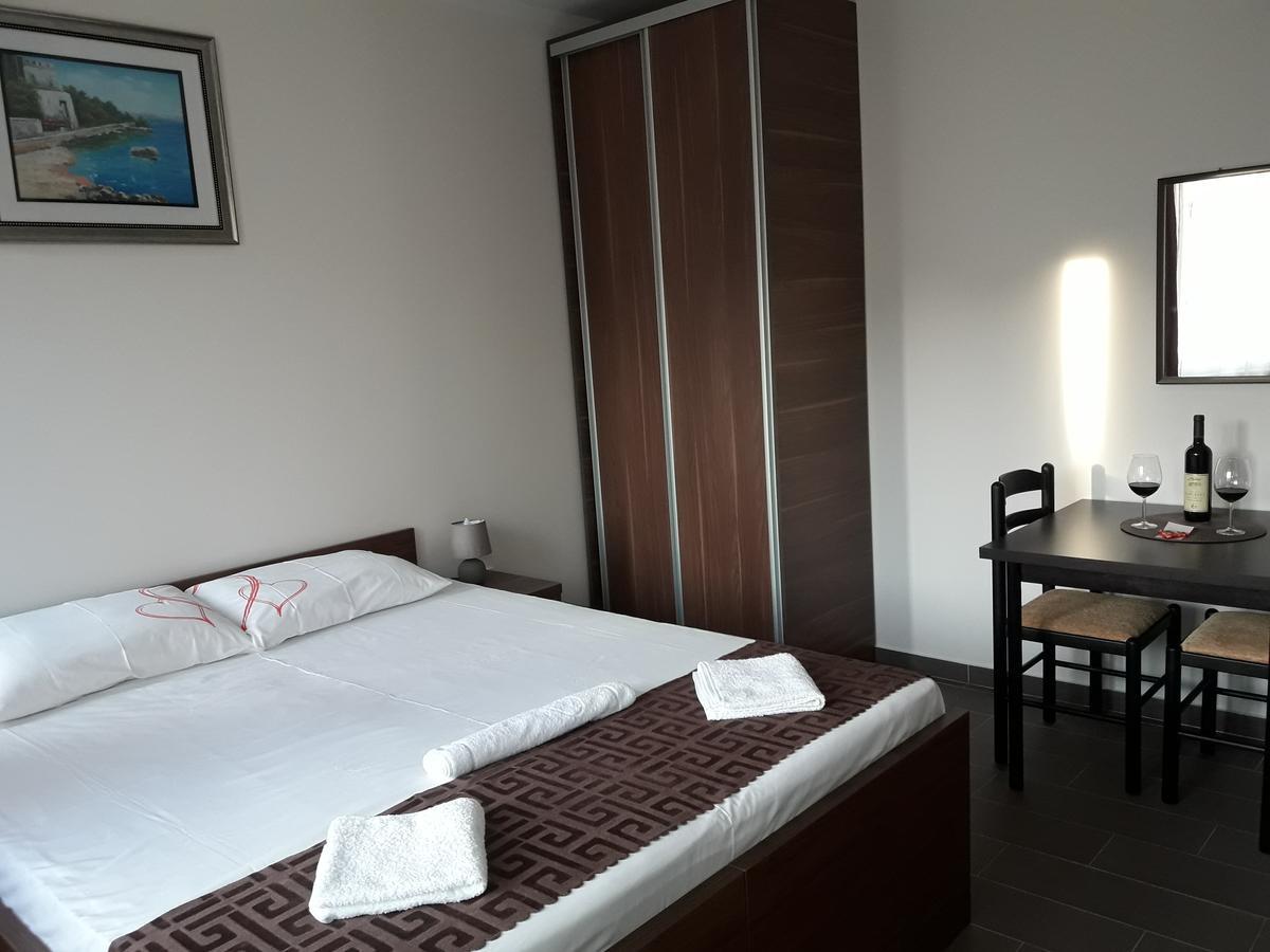 Apartment Poseidon Herceg Novi Zimmer foto